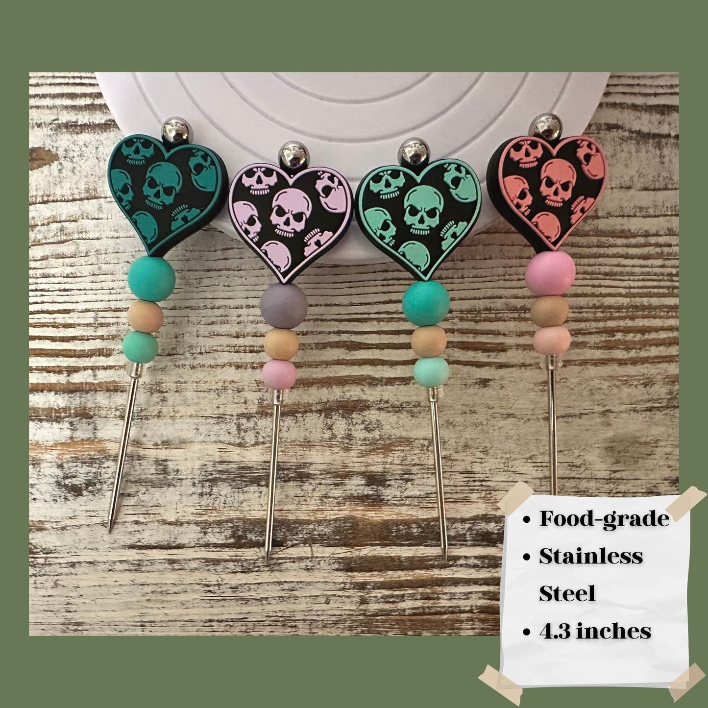 Escribano de galletas con forma de corazón y calavera