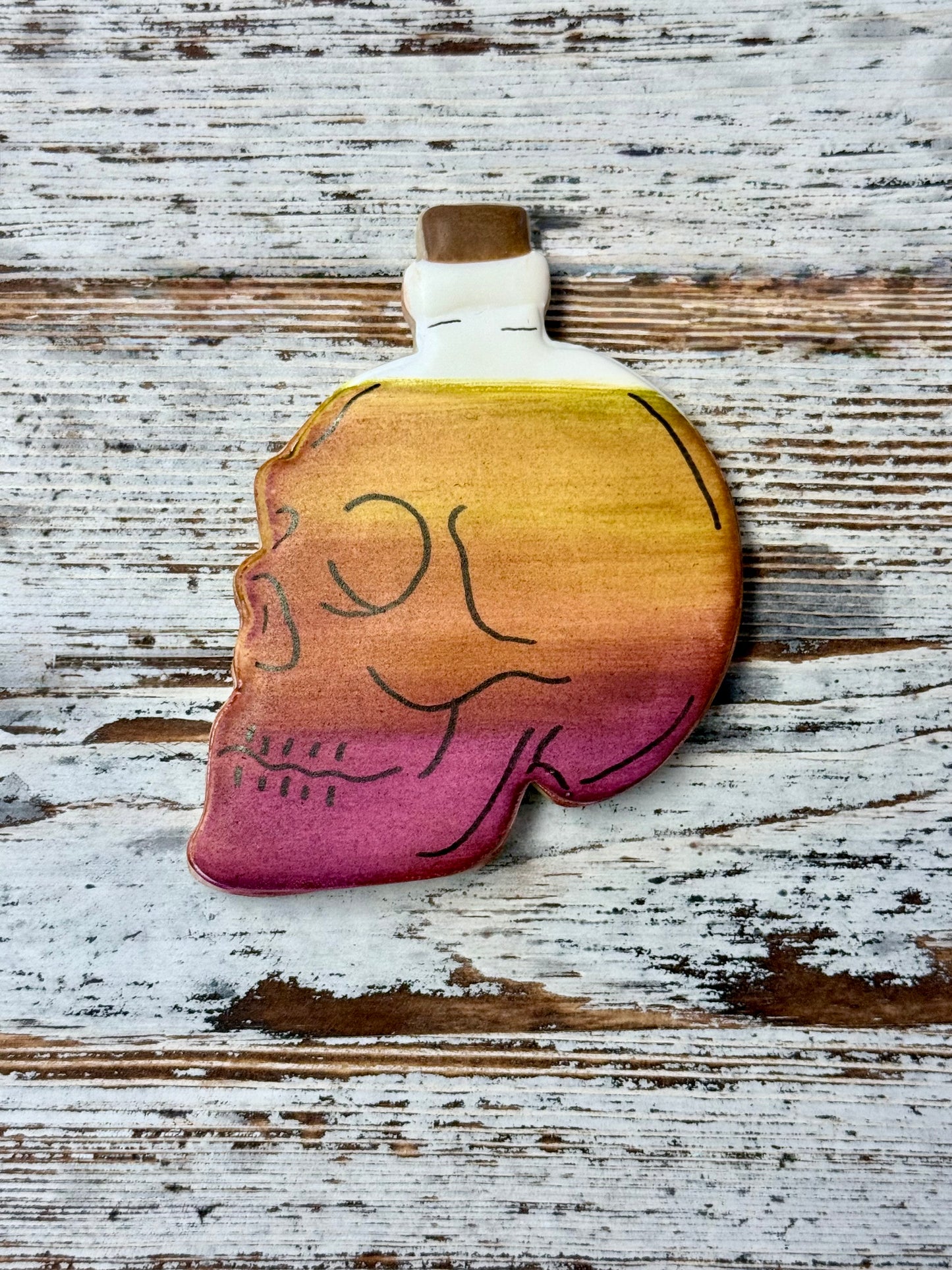 Cortador de galletas con forma de botella de calavera